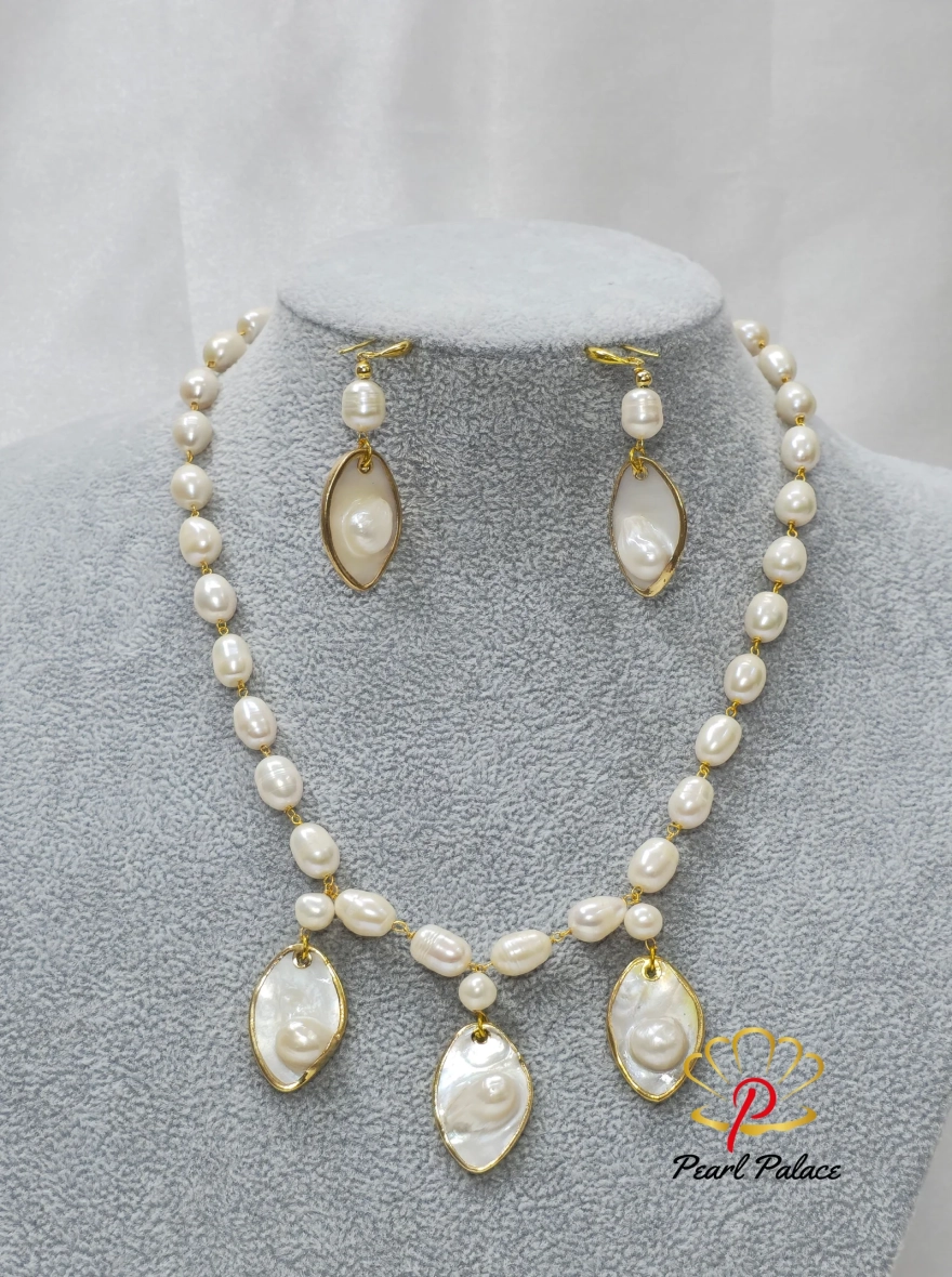 Breathtaking white pearl jewelry set