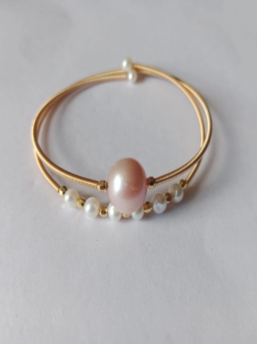 Premium and Unique design Pearl Breslate for women