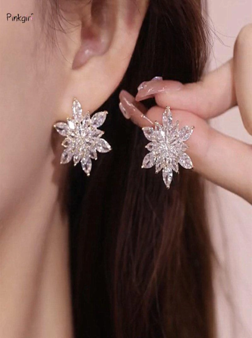 Elegant Snowflake Zircon Stud Earrings for Women