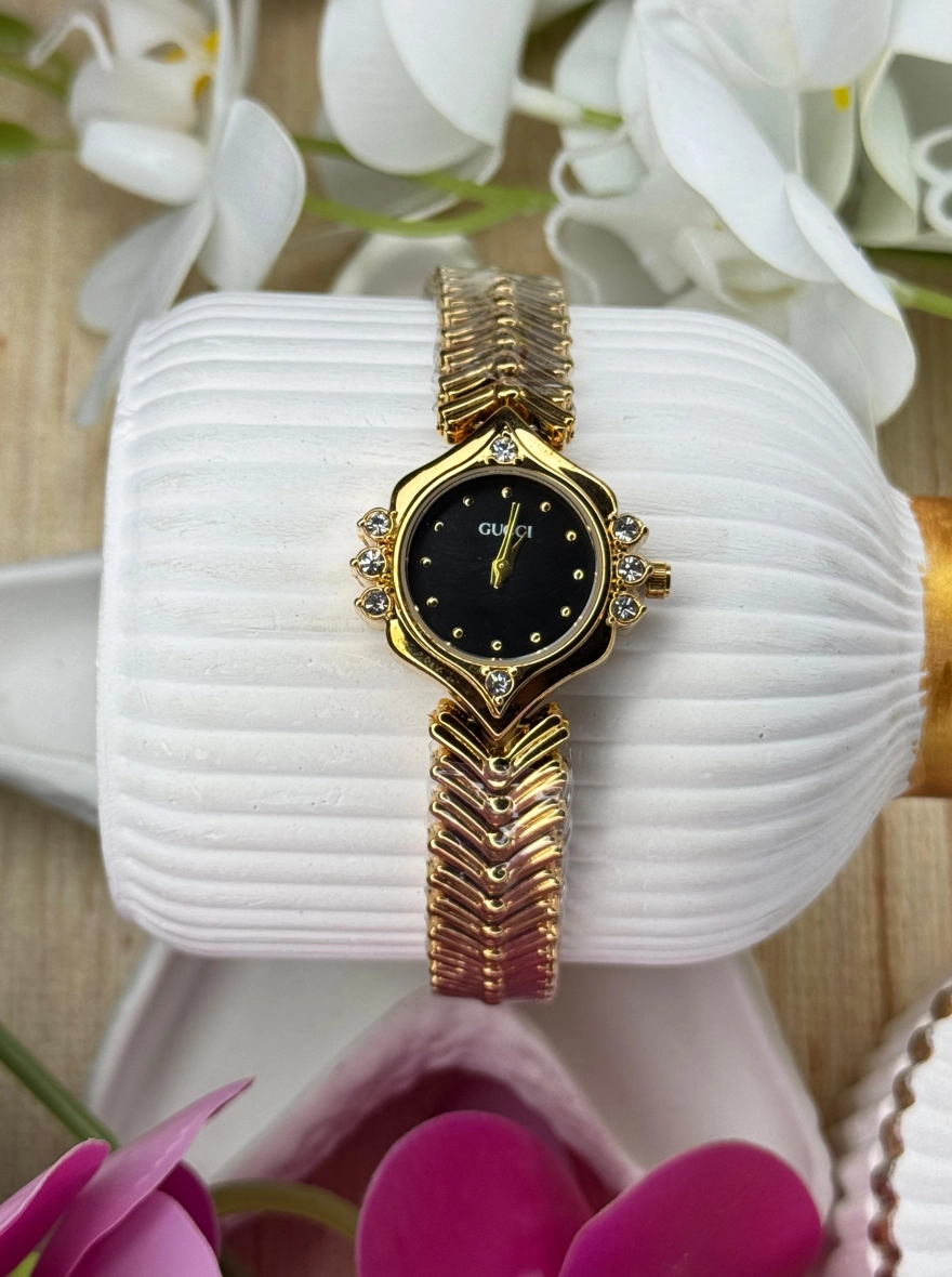 Gucci G-Timeless of Pearl Diamond Women's Watch