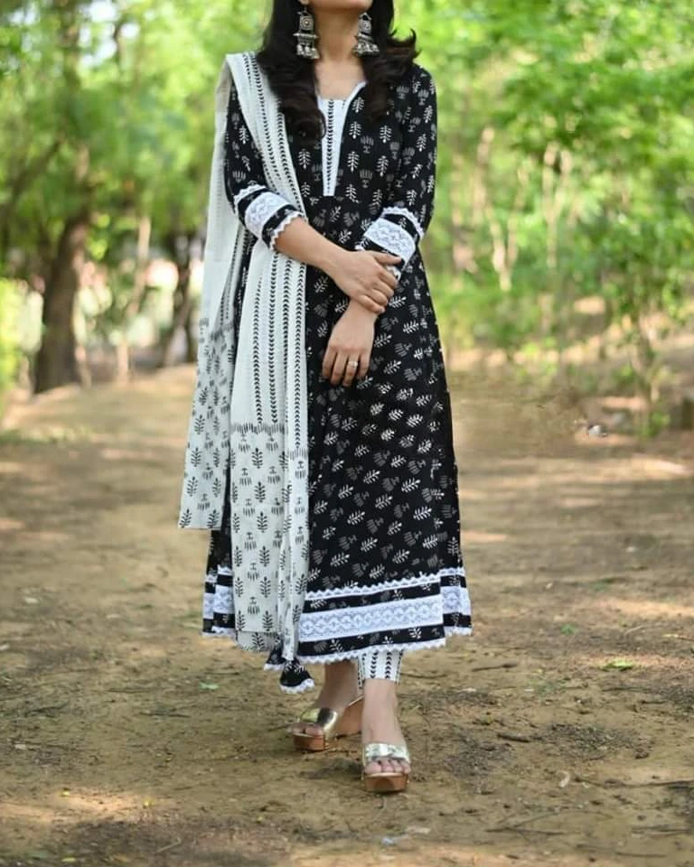 Ebony & Ivory Lace-Trimmed Cotton 3-Piece Salwar Kameez Suit