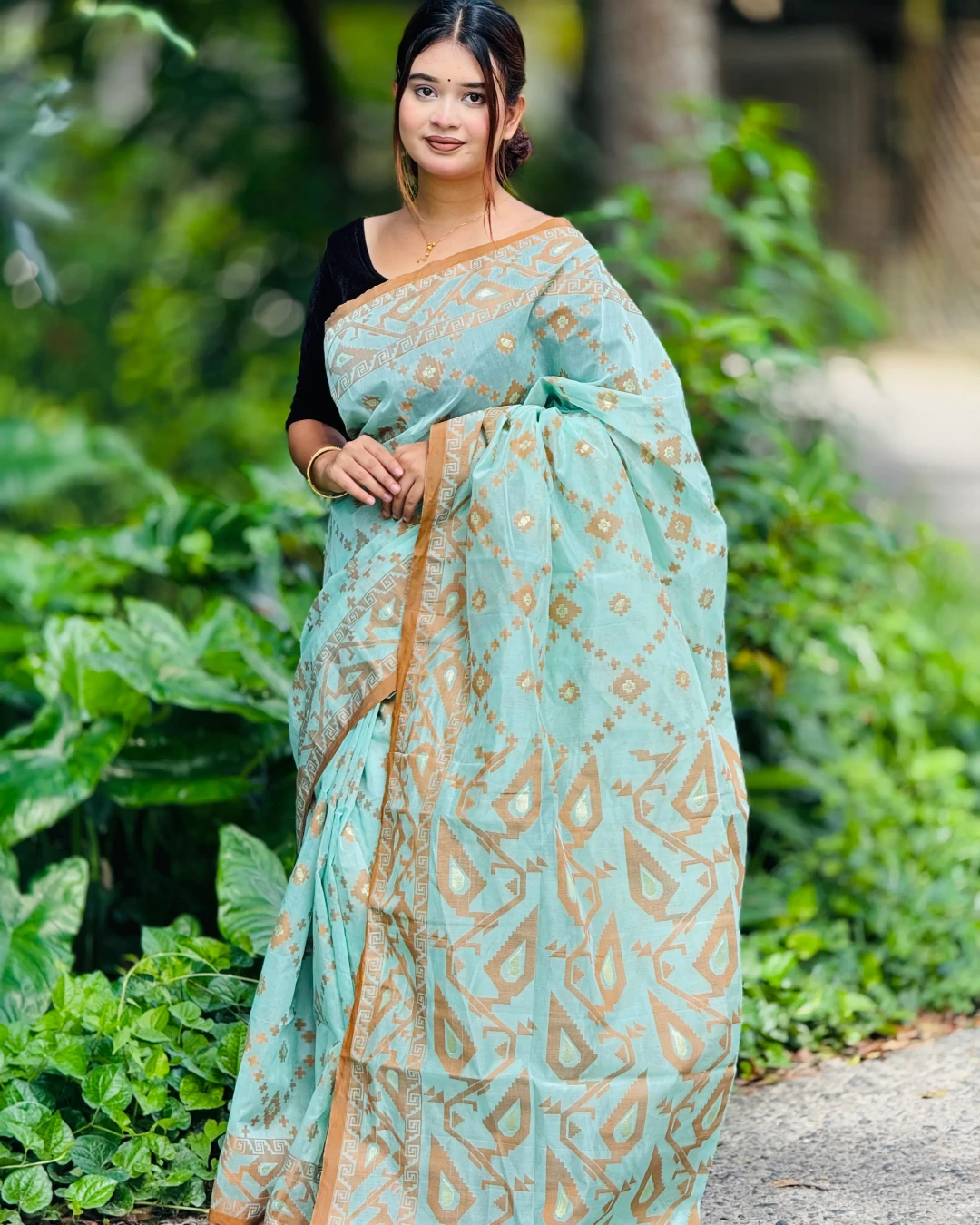 Royal Tencel Silk Jamdani Saree – Contemporary Weave Edition