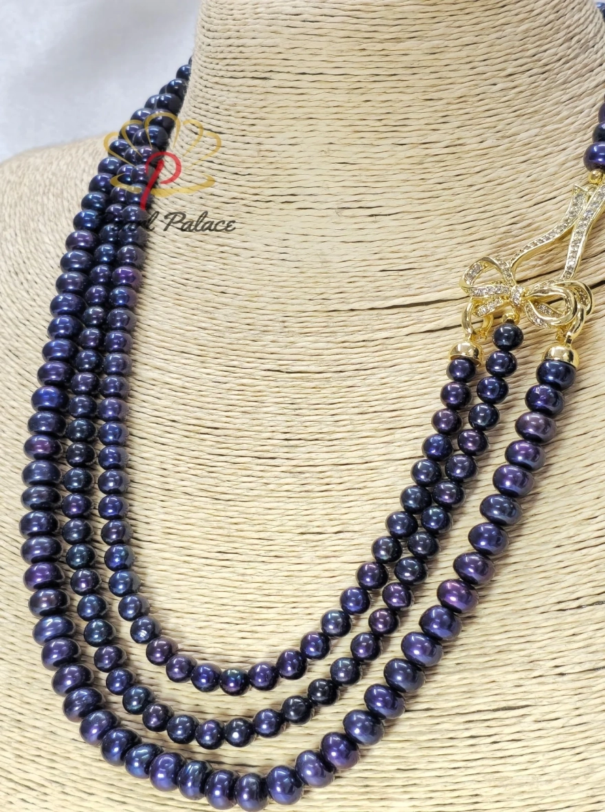 Midnight Elegance – Triple Layer Black Freshwater Pearl Necklace