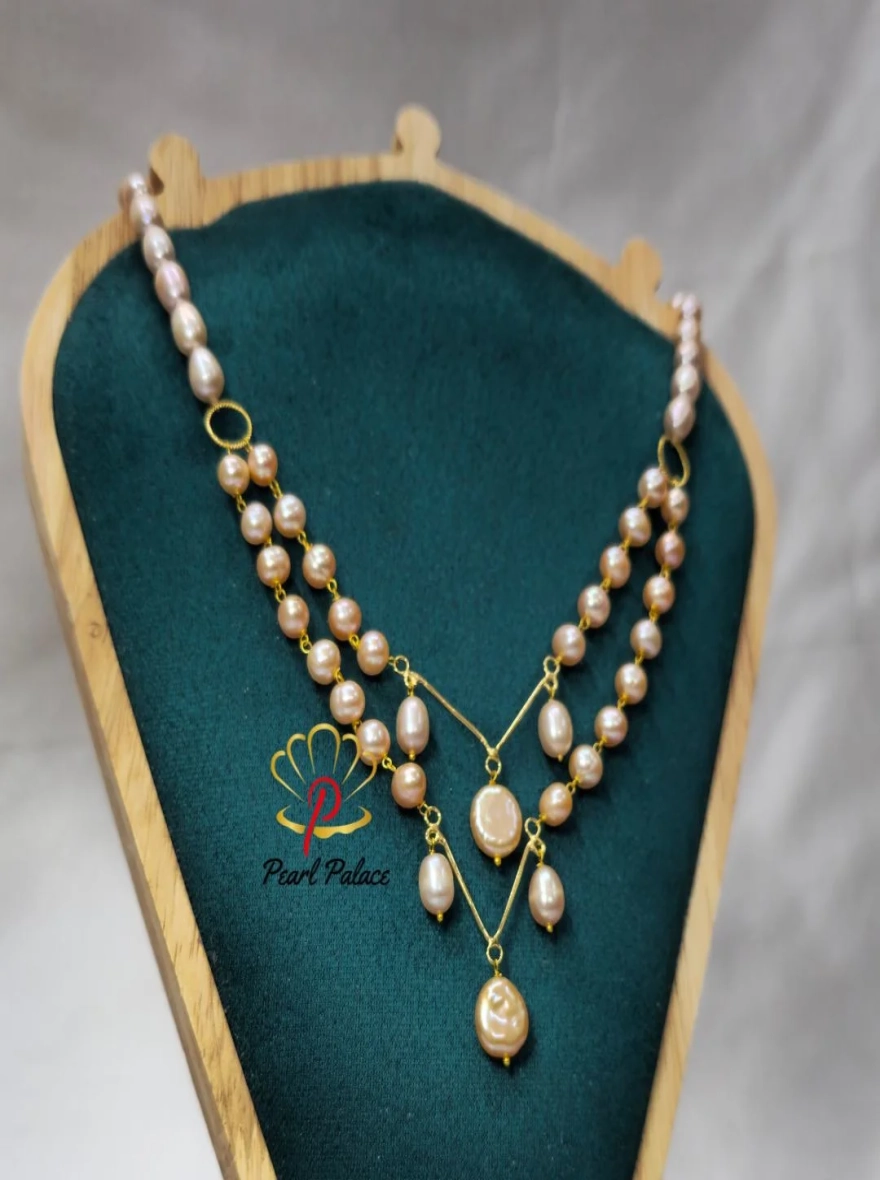V design necklace round & coin Pink pearl necklace