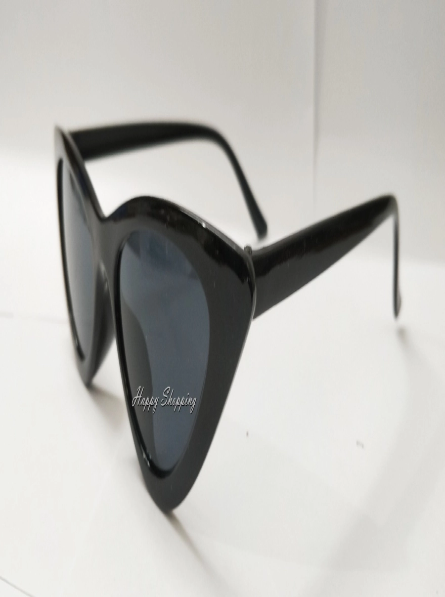 Retro Chic Cat-Eye Sunglasses – Vintage Inspired Fashion Eyewear
