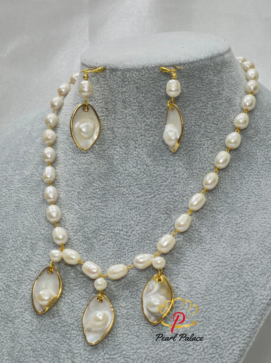 Breathtaking white pearl jewelry set