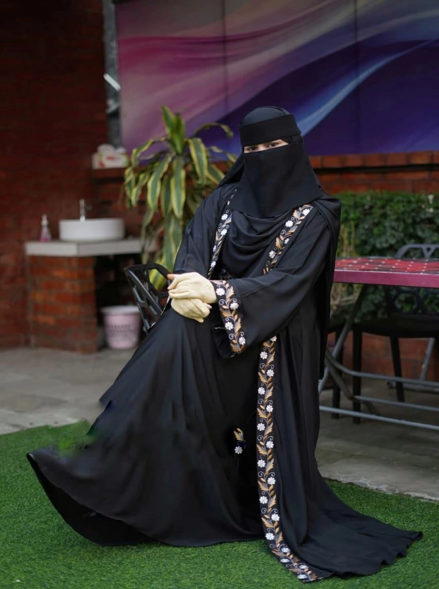 Abaya E Nafiza