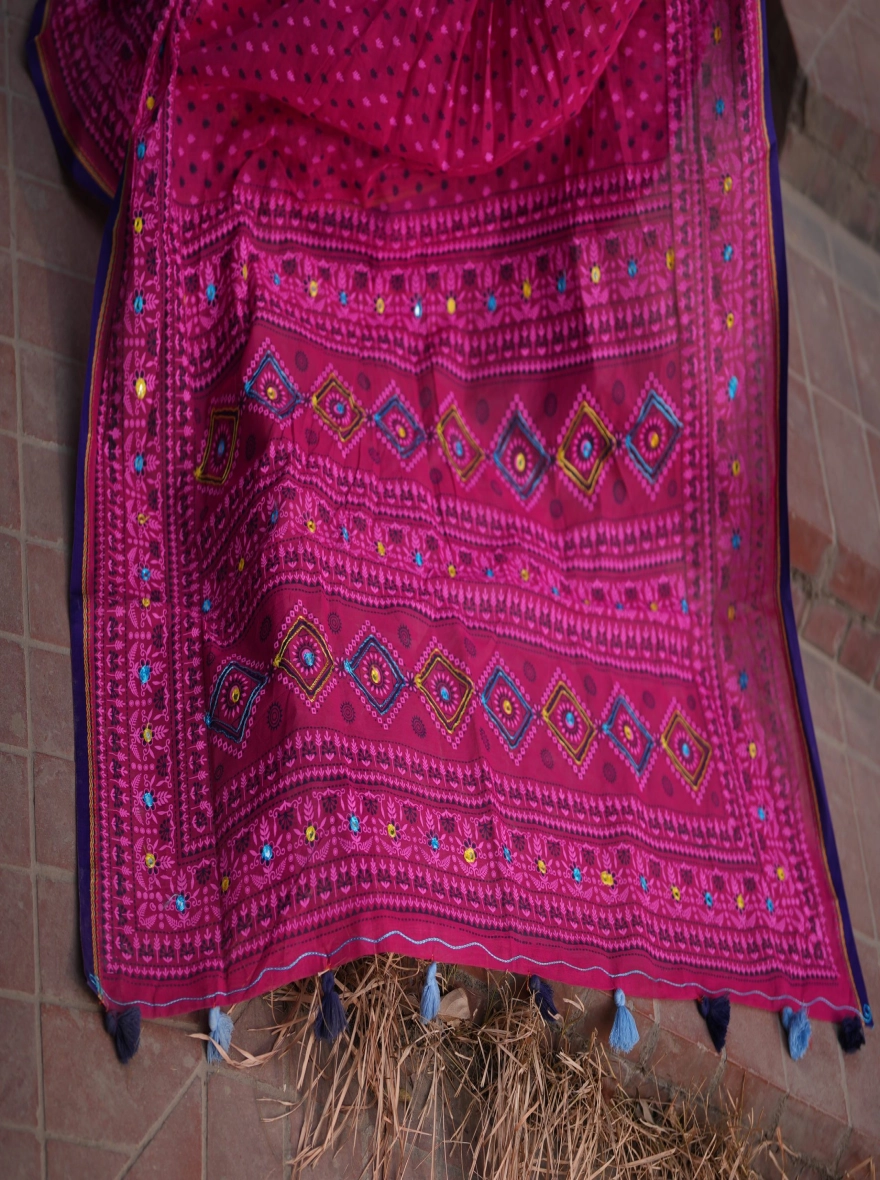 Prijosree Signature Boutique – Vibrant Magenta Screen Print Saree