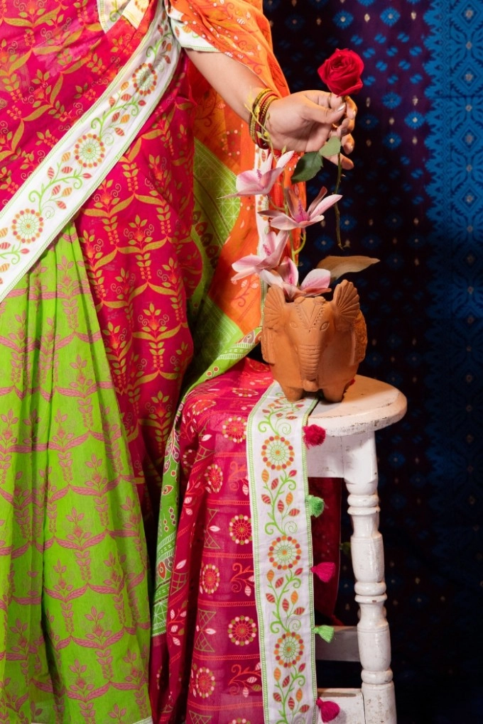 Prijosree Lavender Bloom Mirror-Work Cotton Saree