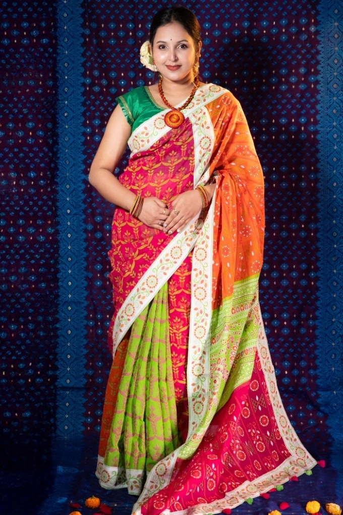 Prijosree Lavender Bloom Mirror-Work Cotton Saree