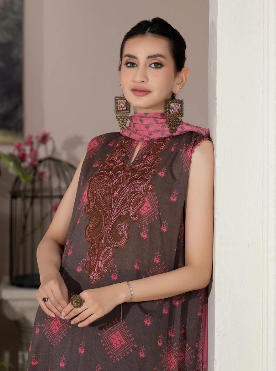 Binaas Varda Digital Printed Unstitched Lawn 3-Piece Suit - Pink x Black