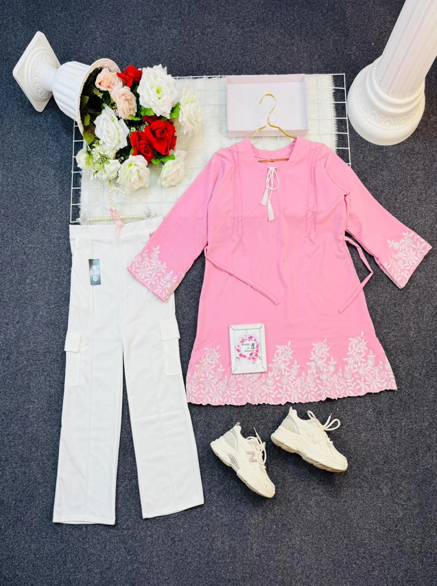 Toster Num Kurti & Cargo Pant Two-Piece Set