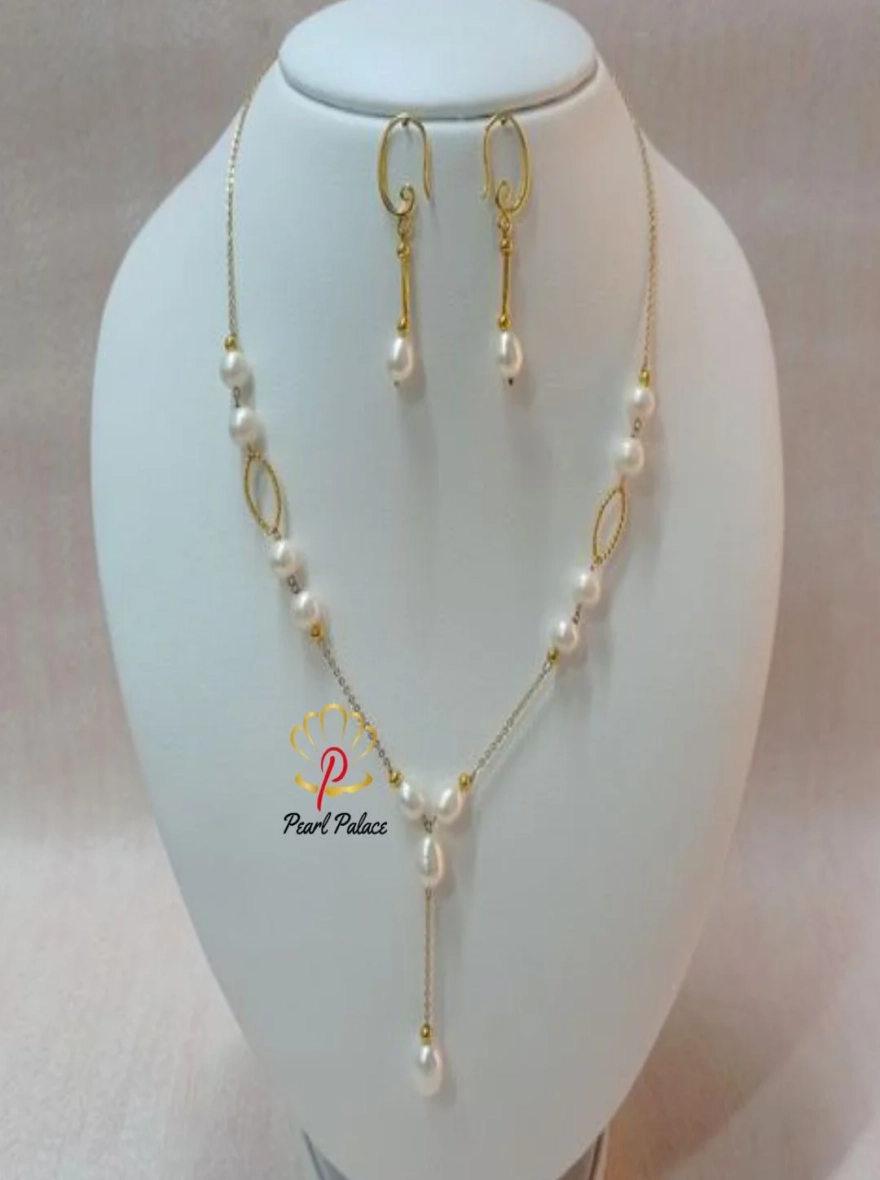 Elegant 18K gold plated Y-necklace and earring set.
