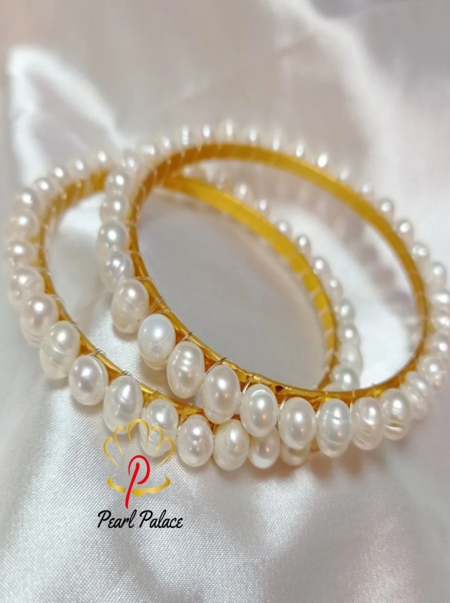 Elegant Freshwater Pearl & Gemstone white Bangle