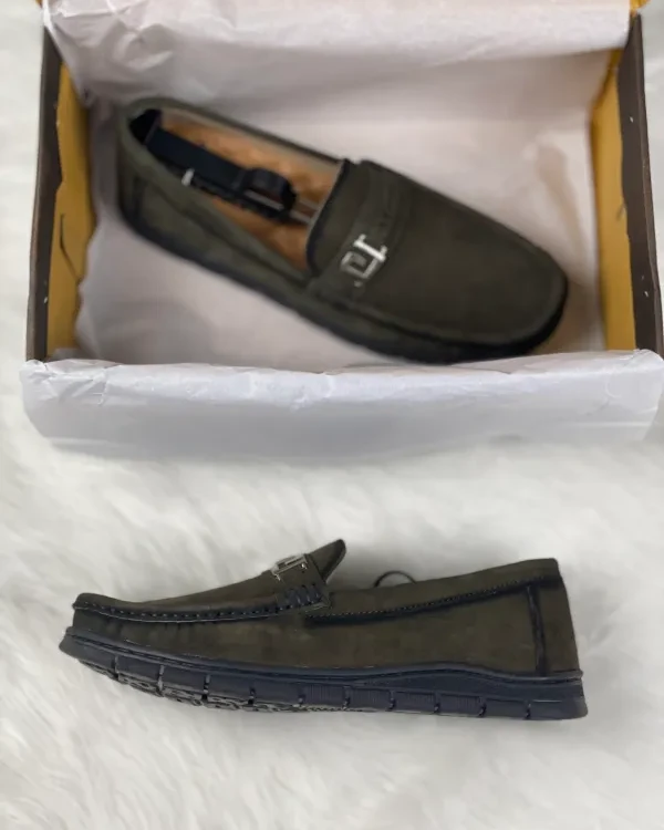 Royal Cobbler_Olive_Metal Emblem_Suede Leather_Men